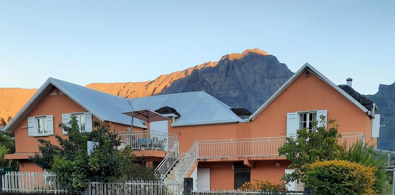 Gite Le Calou Pilon Cilaos Exterior photo